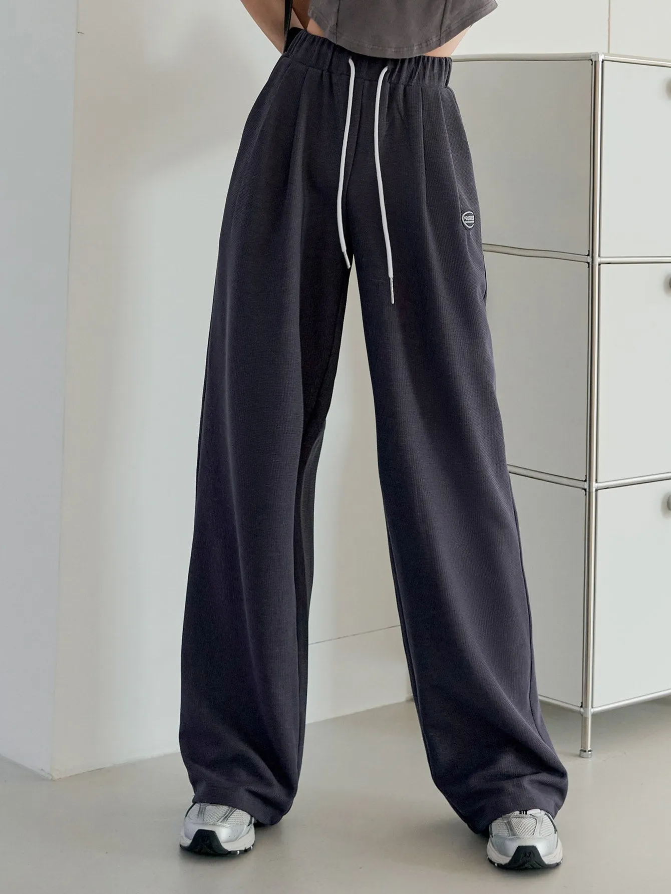 Letter Patch Drawstring Wide Leg Sweatpants