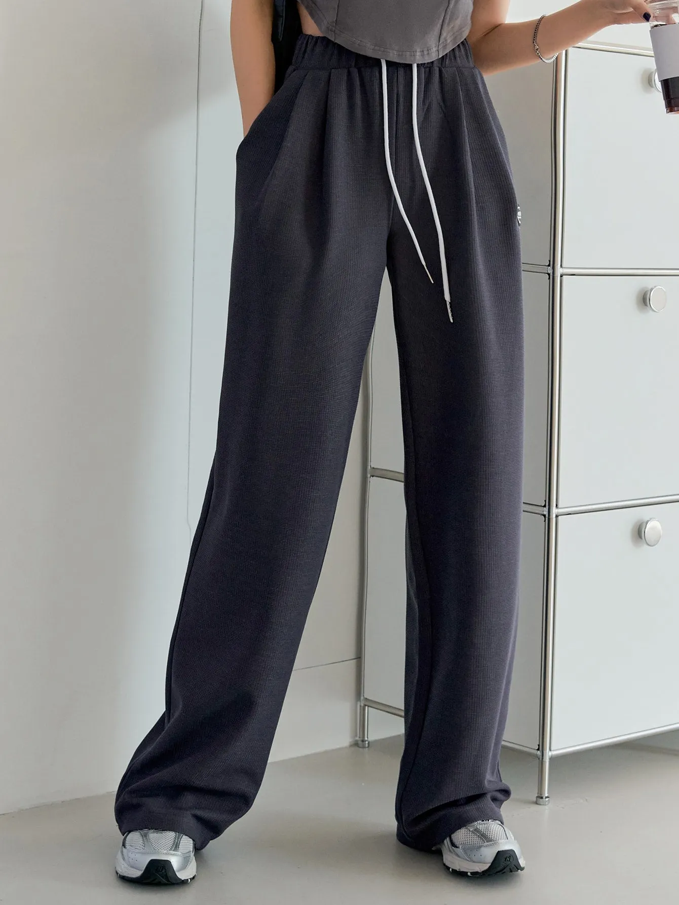 Letter Patch Drawstring Wide Leg Sweatpants